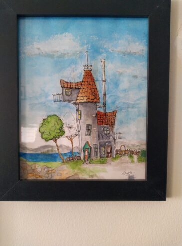 Crooked house Art